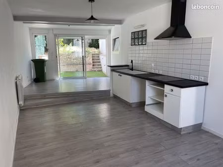 maison avec terrasse et jardin