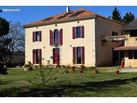 propriété 16 pièces 397 m²
