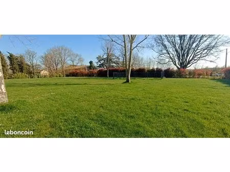 terrain 1 600 m² lasserre