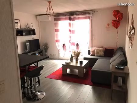 t3 56m2 etg 4/4 proche fac médecine + balcon + parking privé sécurisé