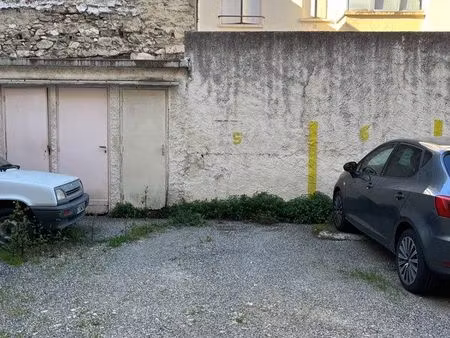 place de parking chaptal/clemenceau