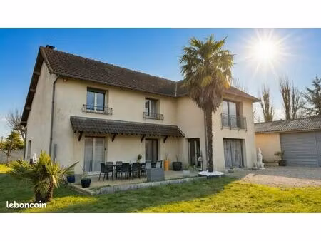 maison 210m2 sur un terrain de 1300m2