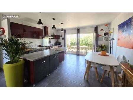 villa 4 pièces 82 m²