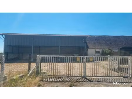 hangar - bâtiment de stockage