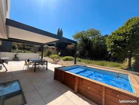 villa 6 pièces 207 m²