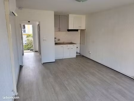 a louer studio 30m2 a l annee