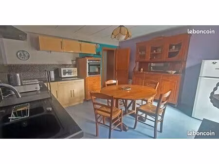chambre  cuisine et salle d'eau  sarlat centre