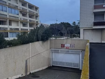 parking/box 1 pièce 12 m²
