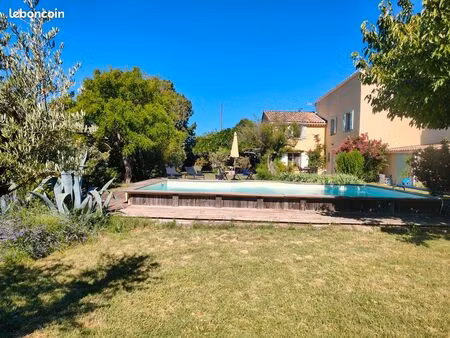 mazet rénové sh de 183 m² + terrain avec piscine de 4343 m²