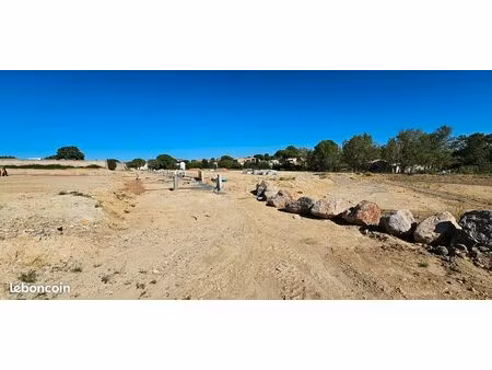 terrain 450 m² pouzolles
