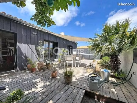 bâtiment 272 m²