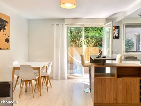 à louer – t2 meublé avec terrasse et jardin privatif aux 7 deniers (47 m²)