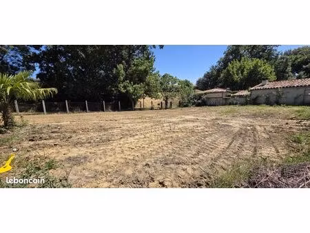 terrain 786 m² bruguieres