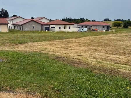 terrain constructible à pajay