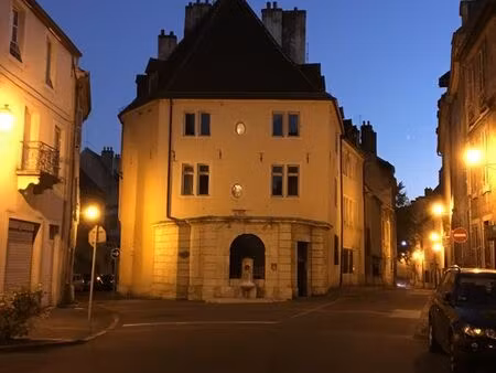 t2 de 36m² dole centre-ville 430/mois proches lycées  centre-ville