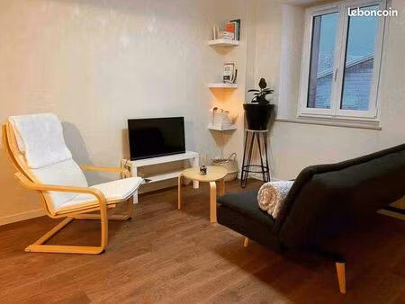 studio meublé centre village