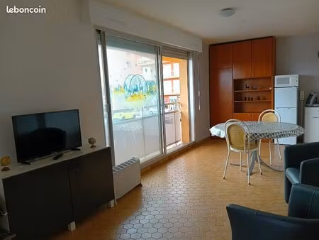 appartement de 32m2 à 80 m mer quartier poste central de secours
