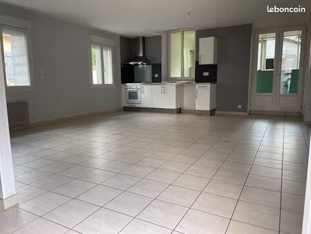 maison de bourg avec garage et jardin