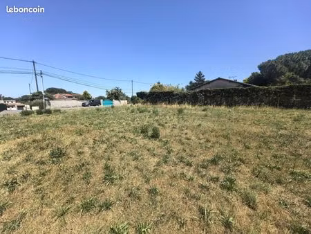 terrain 501 m² saubens