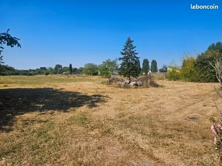 terrain à bâtir 950m² veigné les gués