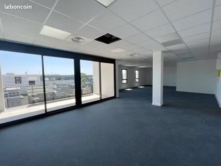 bureaux 337 m²