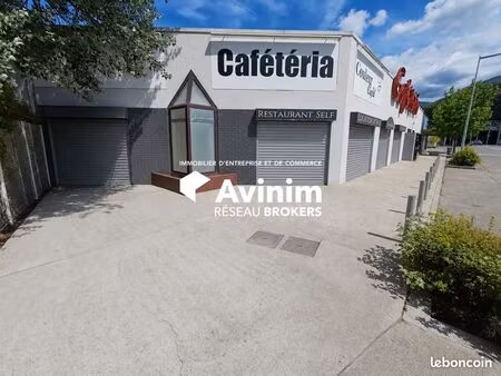 local commercial 305 m² gières