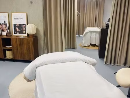 ? local professionnel 40 m² – esthétique  bien-être  beauté & santé – chu carémeau nîmes ?