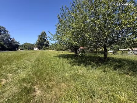 terrain 700 m² port sainte foy et ponchapt