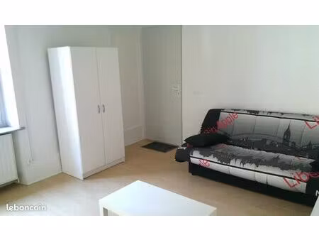 f2 meublé de 38 m² en rez de chaussée centre ville de dole