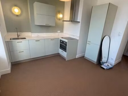 bureaux 60 m² brest