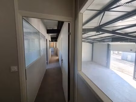 local activité 285 m2 3 bureaux + stockage