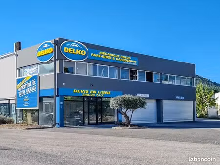 garage automobile  garage 350 m² cahors