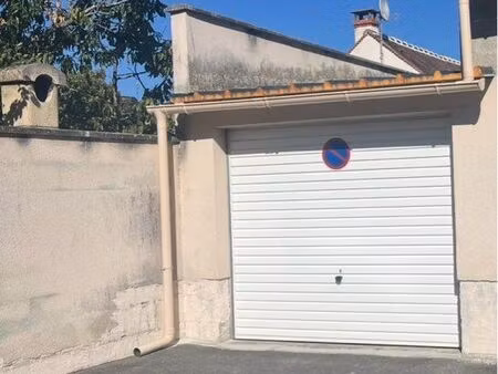 vend box   parking