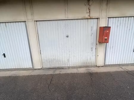 garage fermé secteur lycée carnot