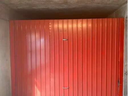 garage parking box hyper centre