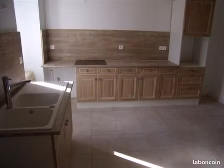 maison de ville 100 m² 3 chambres dépendance