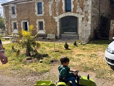 belle bâtisse en galet du 19eme à finir de rénover