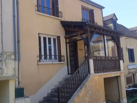 maison de village avec garage et jardin