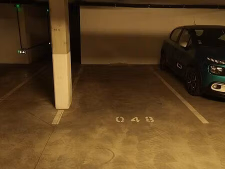 vend parking couvert