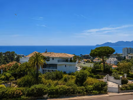 villa de luxe à vendre dans le quartier pierre longue