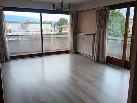 appartement gare voiron et garage fermé