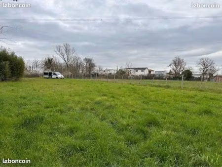 terrain à bâtir de 1800m2