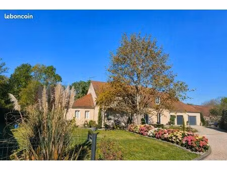 propriété de 215 m² avec piscine couverte - terrain 2990m²