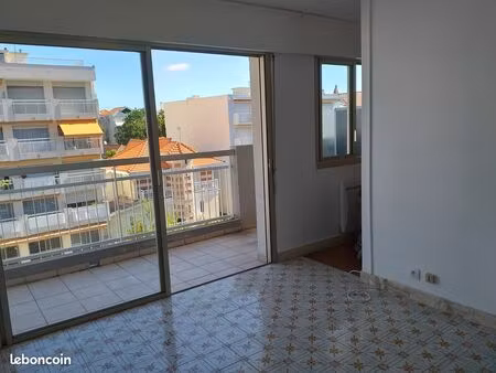 studio à 200m de la plage