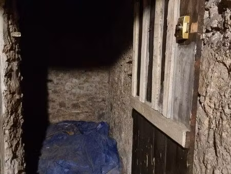 vends cave saine 10m2 - victor hugo