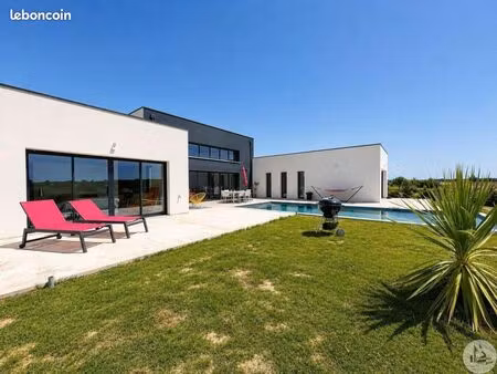 maison 6 pièces 219 m²