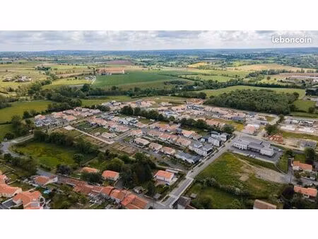 terrains à vendre avec vue dégagée et bordés de sentiers et bois