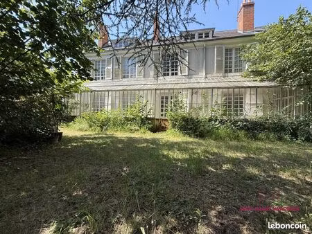 maison 9 pièces 333 m²