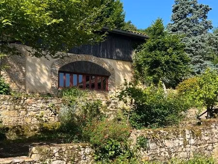 il existe des lieux que l’on visite  d’autres qui vous choisissent. propriété en pleine na