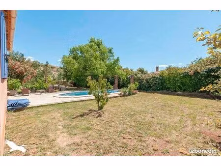 villa 4 pièces 100 m²